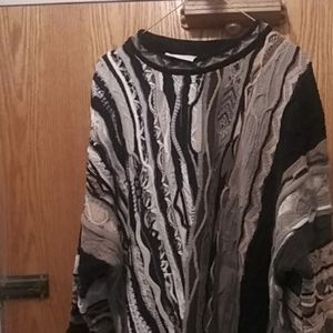 Men coogi sweater in great condition
